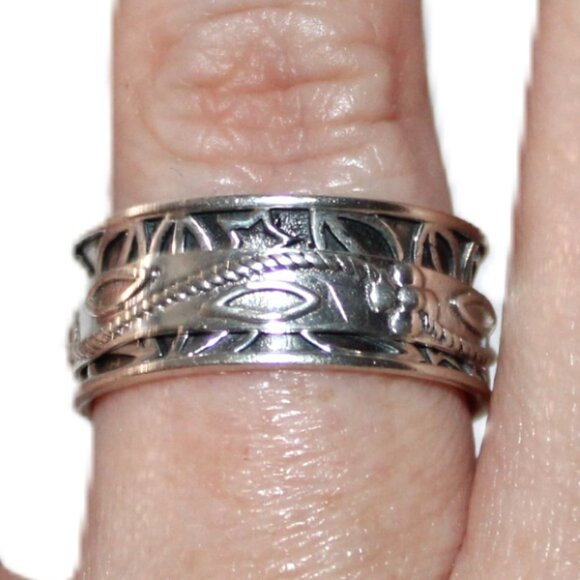 Sterling Silver Djoy Fidget Leaf & Star Ring - Picture 5 of 6